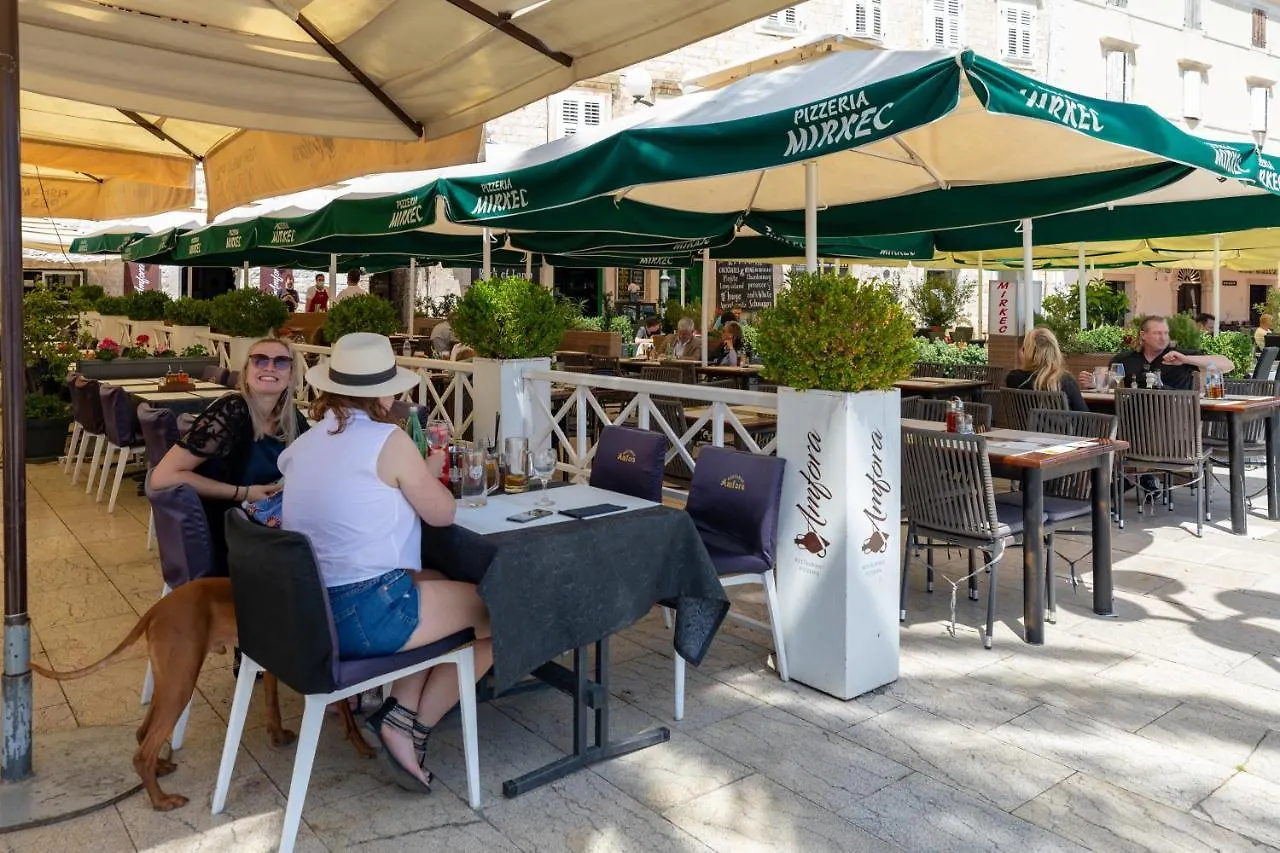 Guest house Trogir Beach Rooms & Apartments
